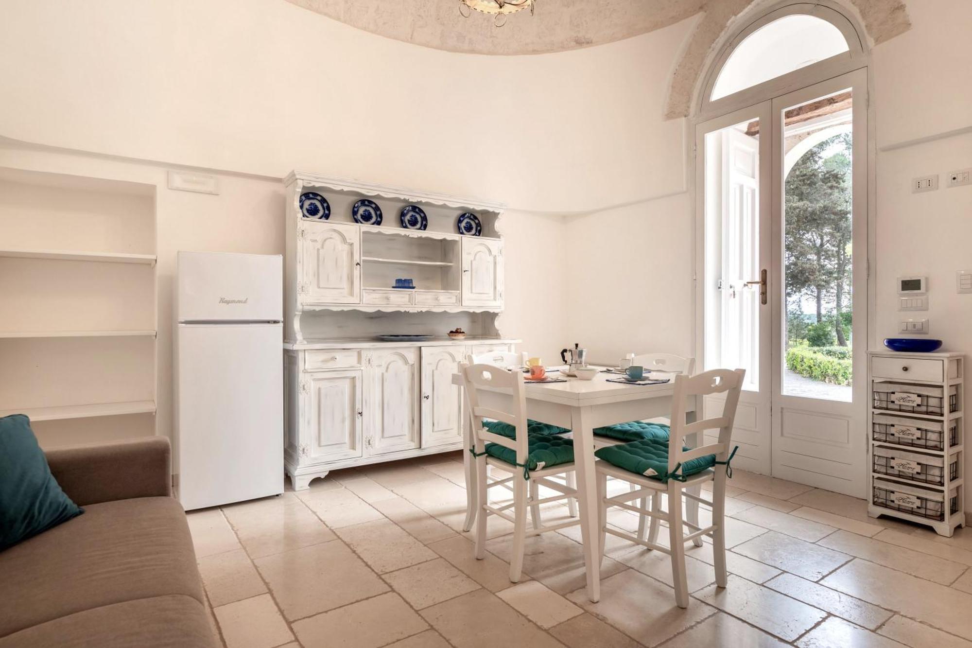 Trullo Degli Anelli In Masseria Чистернино Экстерьер фото