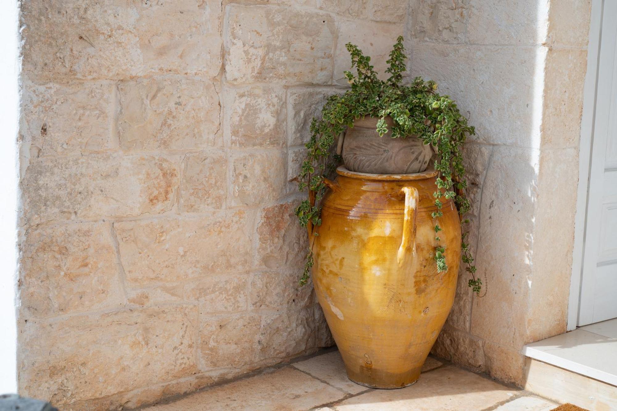 Trullo Degli Anelli In Masseria Чистернино Экстерьер фото