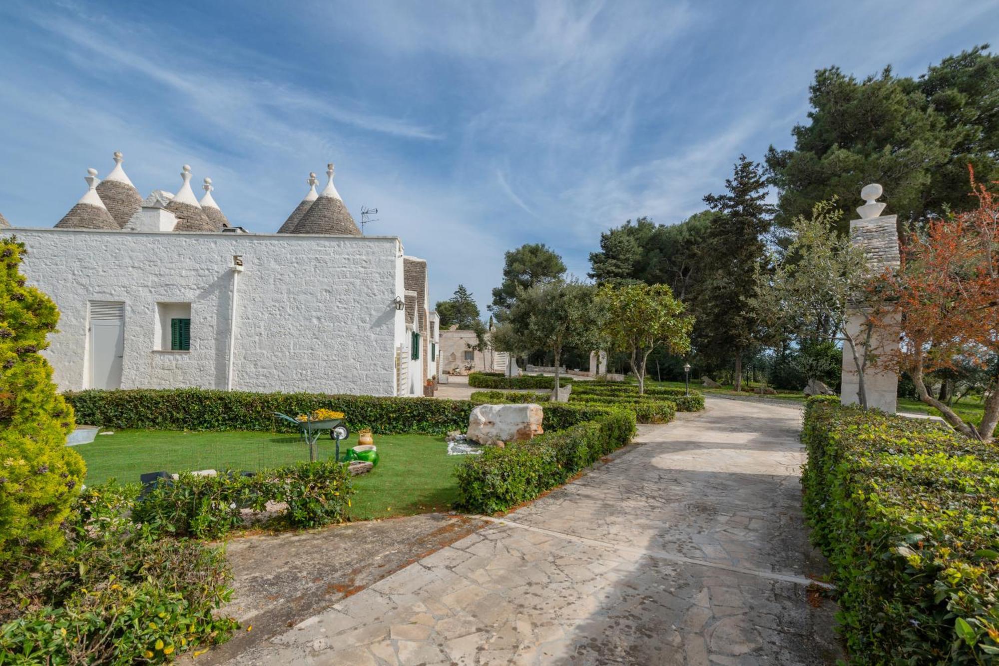 Trullo Degli Anelli In Masseria Чистернино Экстерьер фото